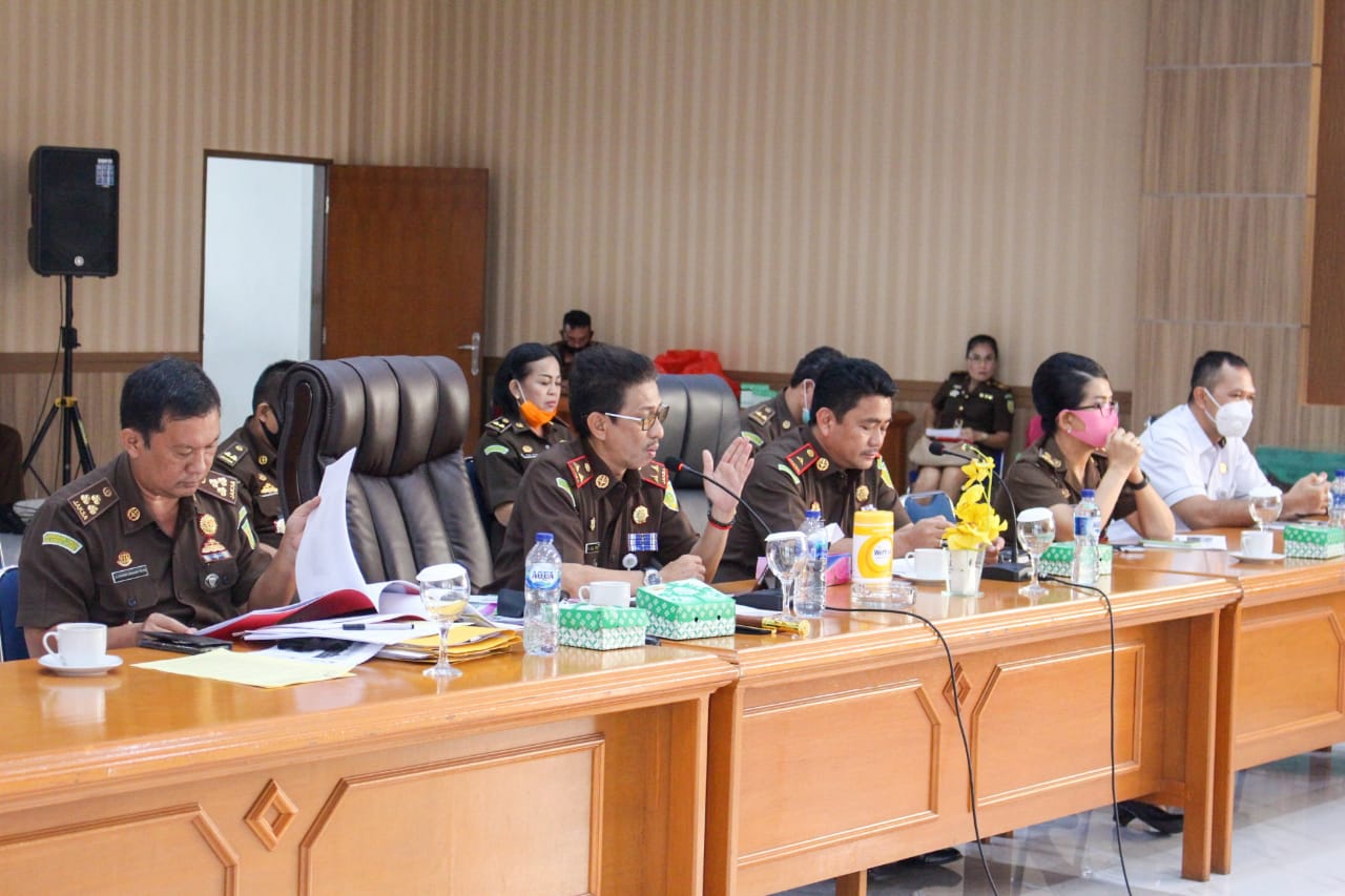 EMPAT KAJARI PAPARKAN PENCAPAIAN HASIL WBK DAN WBBM DIHADAPAN KAJATI SULUT DAN JAJARANNYA